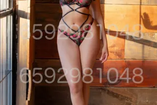 Scarlet – New Latina in Town - Image 5