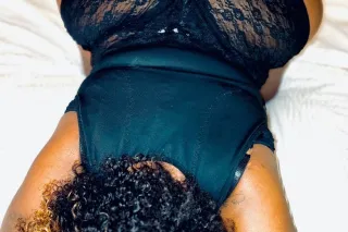 wana b held SOMETIMES 🤭🫣 - Image 4