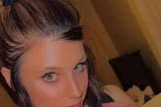 Lookin For a Good Time Look No Further Here I Am🩷💖🫦 Thick in ALL the Right Places - Image 4